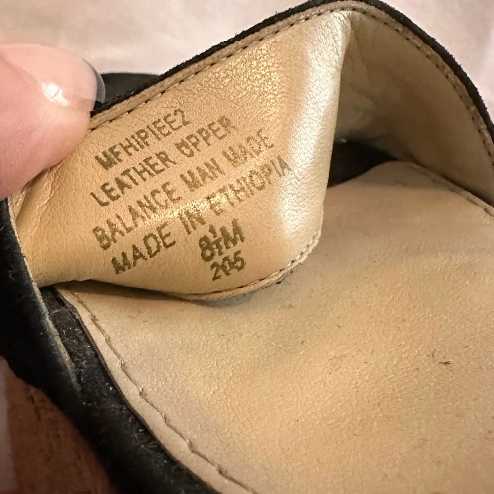 Marc Fisher Hipiee 2 black suede straps 8 1/2M espadrille wedge sandals